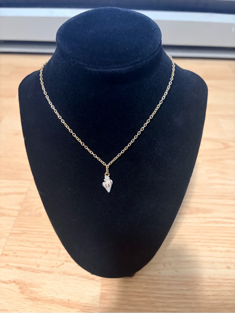 Gold Chain Necklace with Sea Shell Pendant